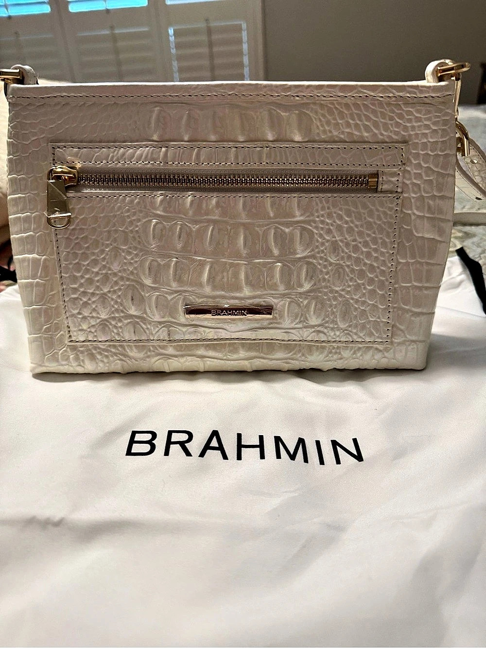 Brahmin Vida Melbourne Crossbody in white Like New